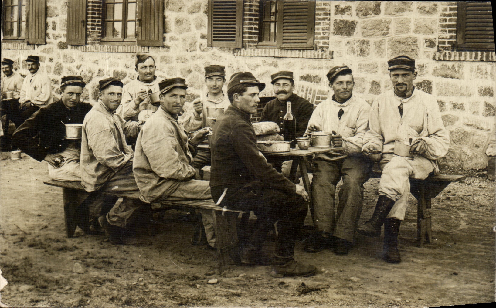 Real photo Militaria Soldiers soup