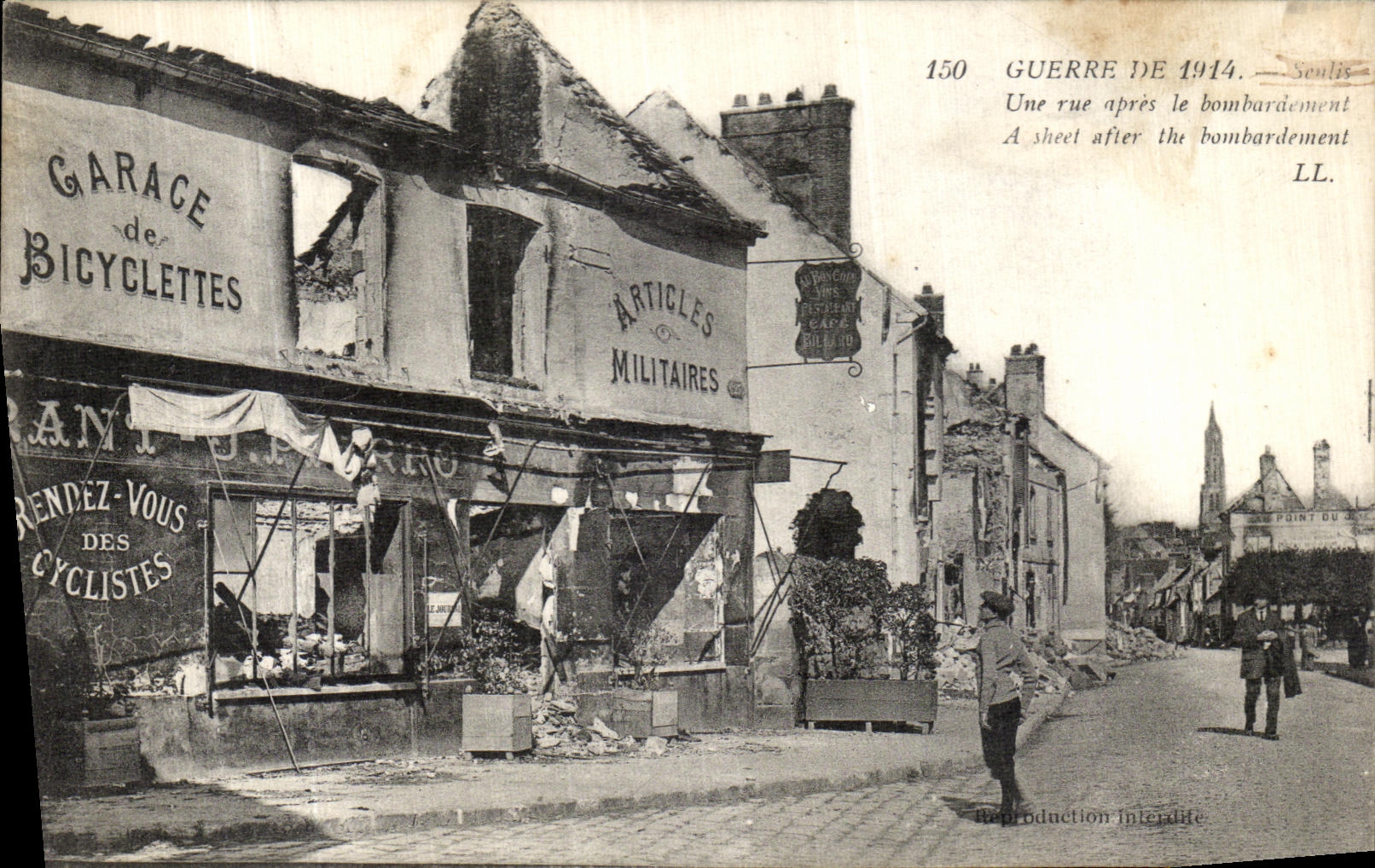 CPA Senlis Une rue apres le bombardement Militaria Garage de bicyclettes elo