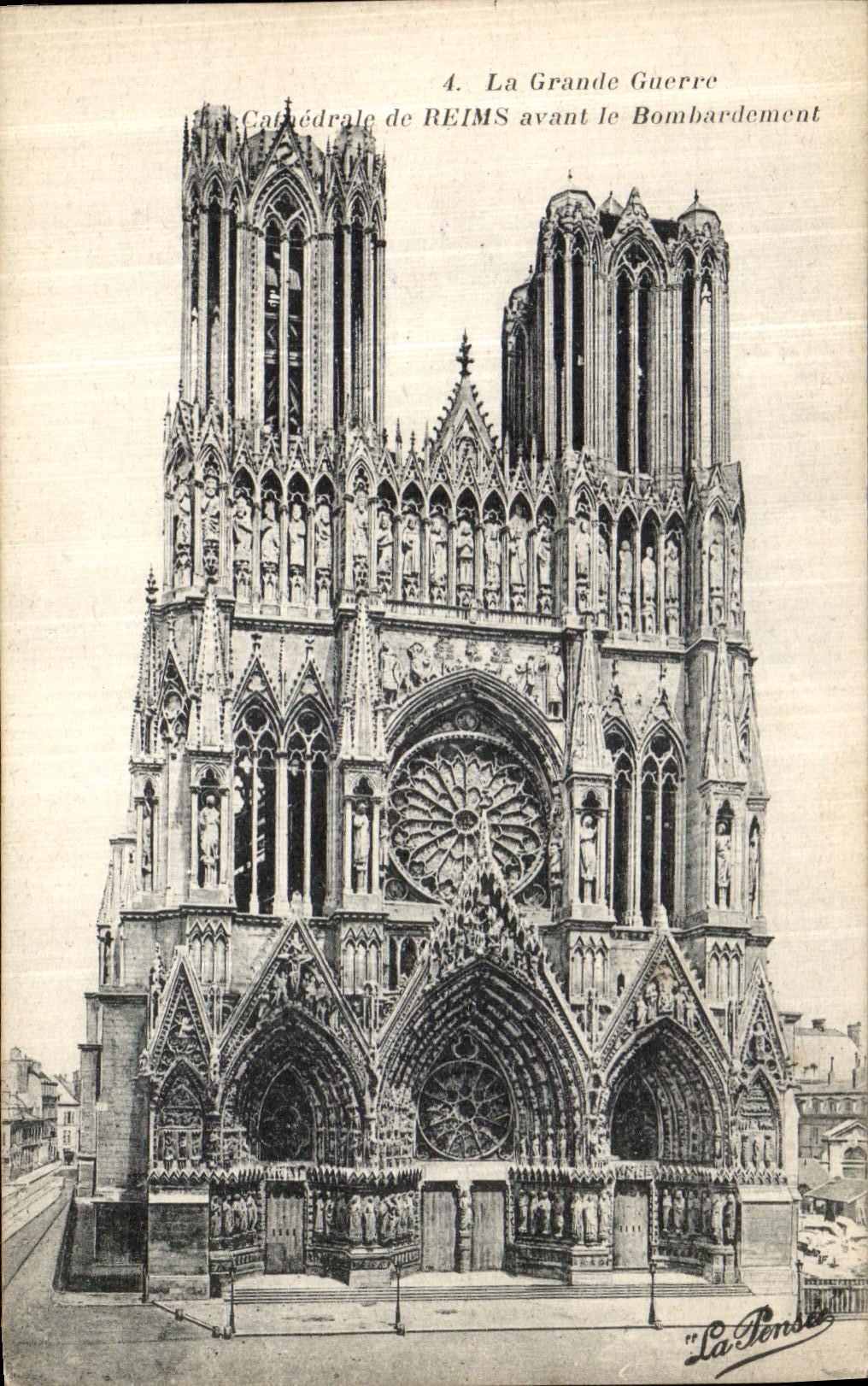 CPA La Grande Guerre de Reims avant le bombardement Militaria