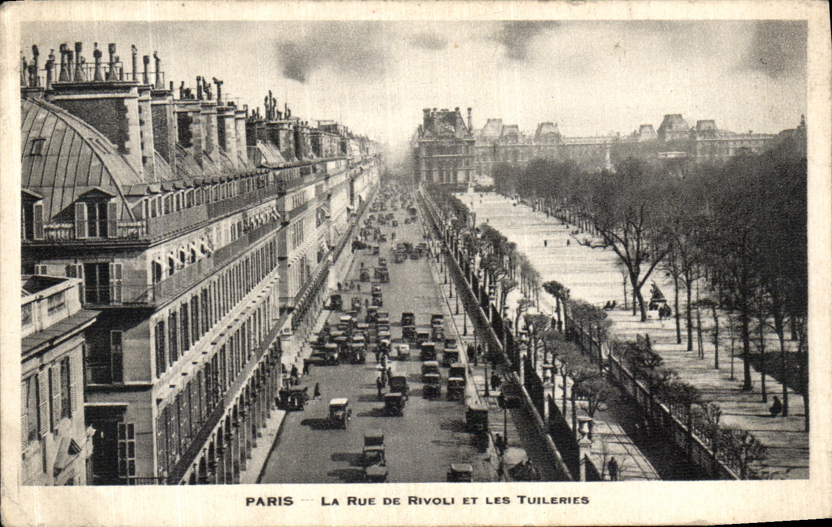 VINTAGE POSTCARD Paris the Street De Rivoli And Tileries
