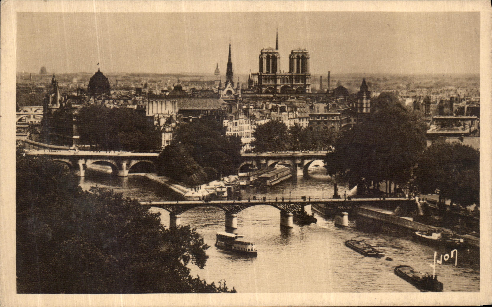 VINTAGE POSTCARD Paris While Strolling Island of the ISCED