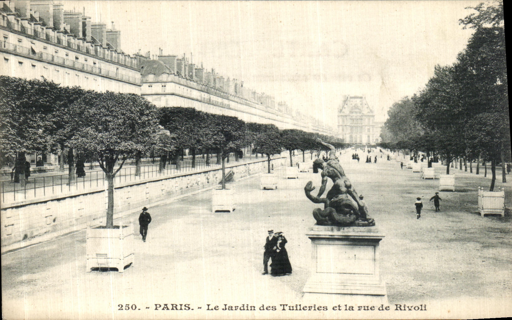 VINTAGE POSTCARD Paris the Garden of Tileries and the street of Rivoli Louvre