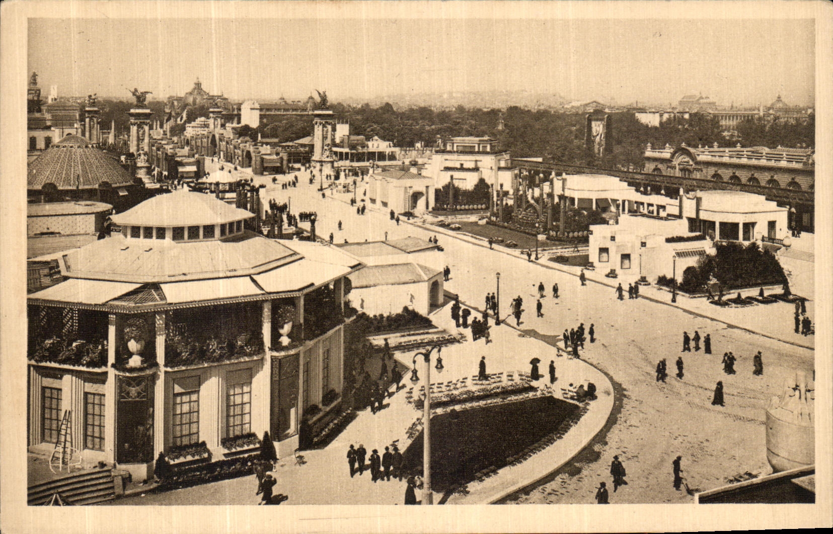 POSTAL Paris Expostion de la VENDIMIA del panorama decorativo de los artes del lugar del Invalids hacia el puente Alejandro III