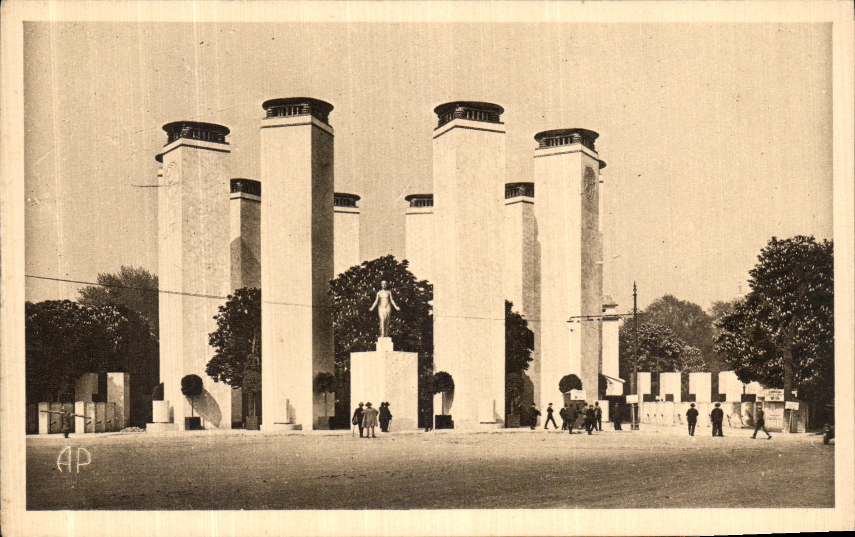 CPA Paris Expostion des Arts Decoratifs Porte de la Concorde 