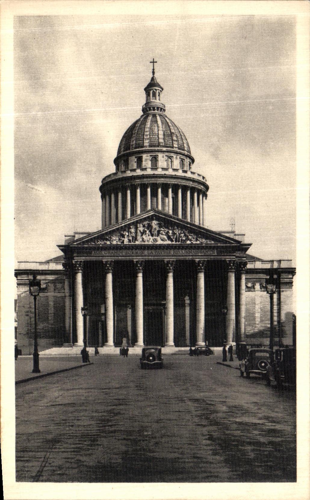 VINTAGE POSTCARD Paris the Pantheon