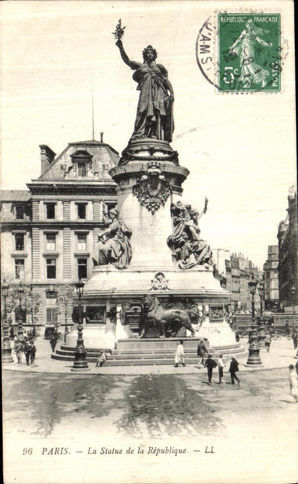 VINTAGE POSTCARD Paris the Statue of the Republic