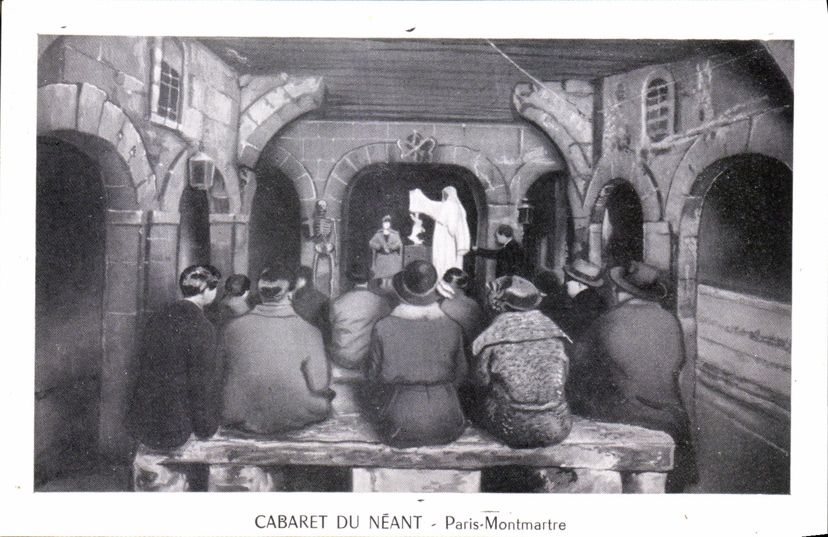 VINTAGE POSTCARD Paris Cabaret Of Montmartre Nothing