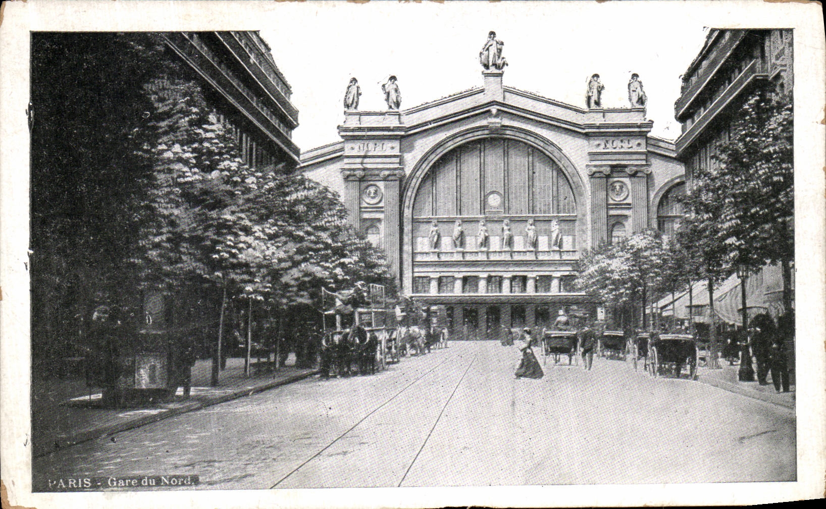 VINTAGE POSTCARD Paris Parks North