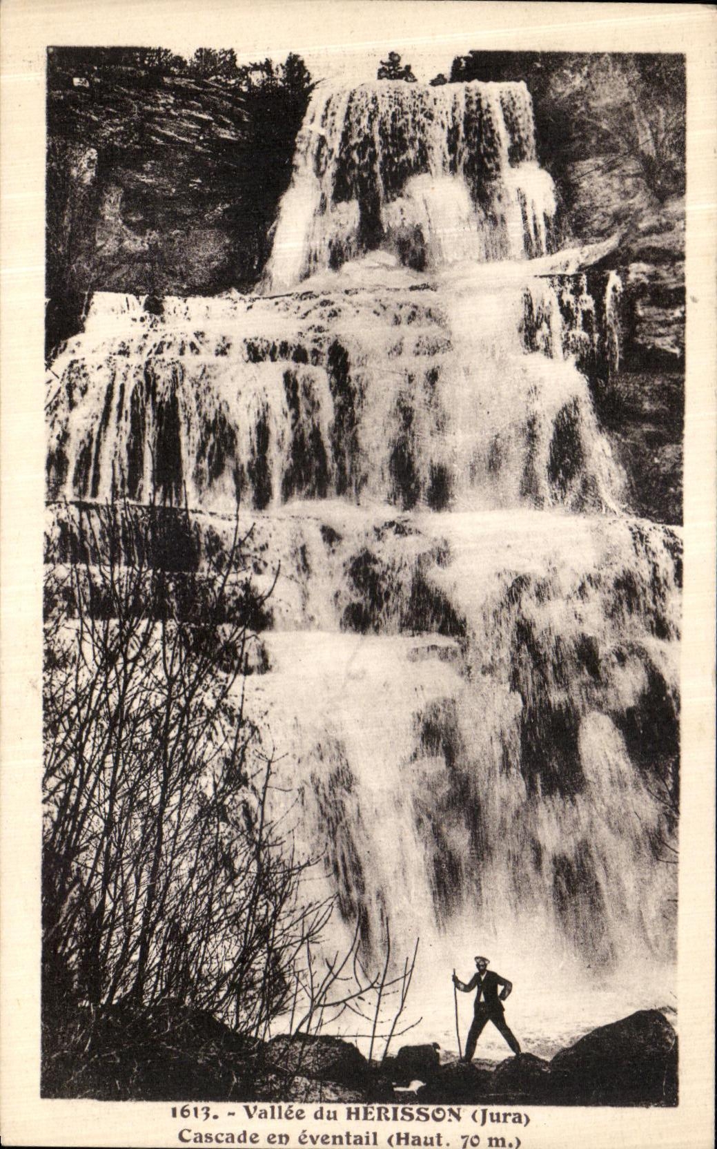 VINTAGE POSTCARD Vallee of the Hedgehog Cascades in Range
