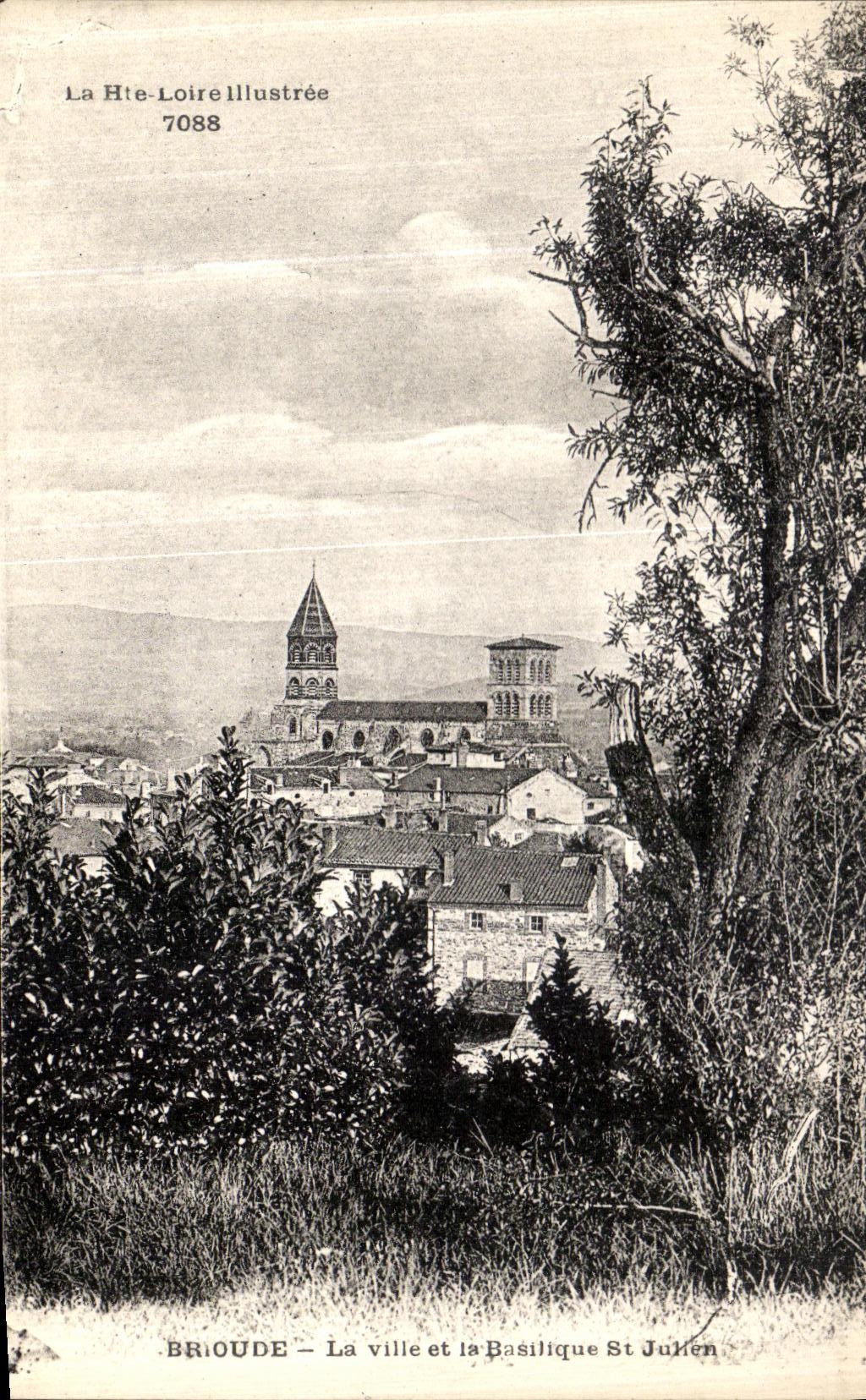 VINTAGE POSTCARD Brioude the City and the Basilica St Julien