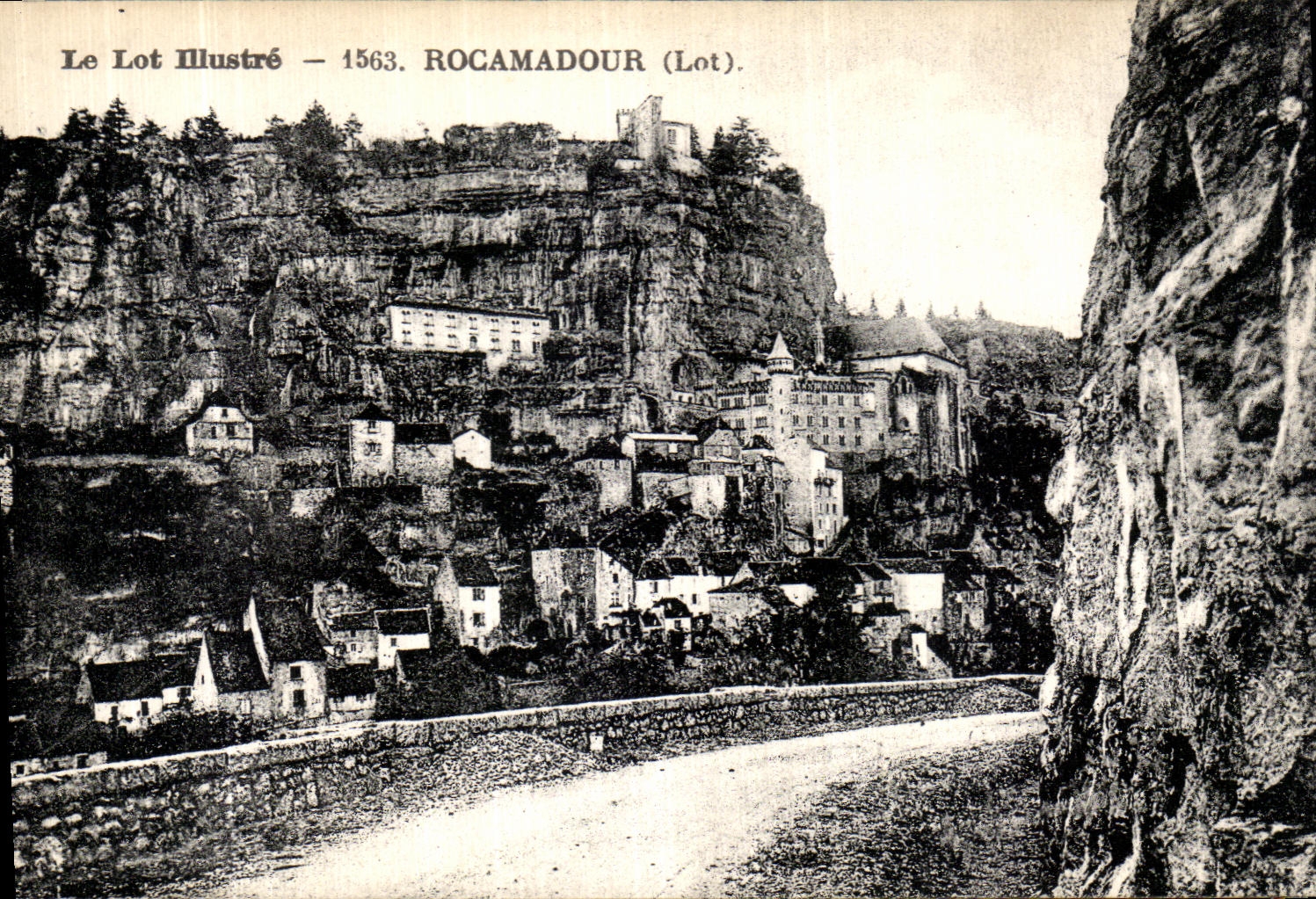 VINTAGE POSTCARD the Batch Illustrates Rocamadour