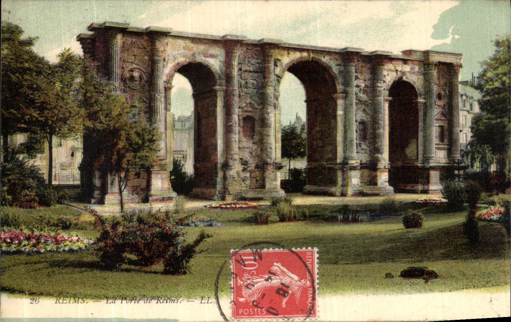 VINTAGE POSTCARD Rheims the door of Rheims