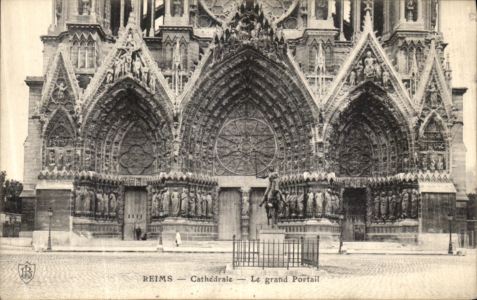 VINTAGE POSTCARD Rheims Cathedral the Large Gate