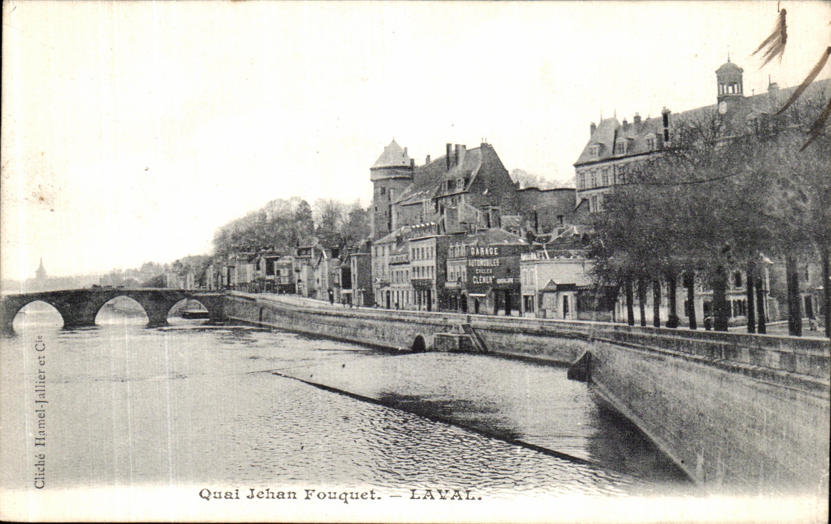 POSTAL Laval Quay Jehan Fouquet de la VENDIMIA