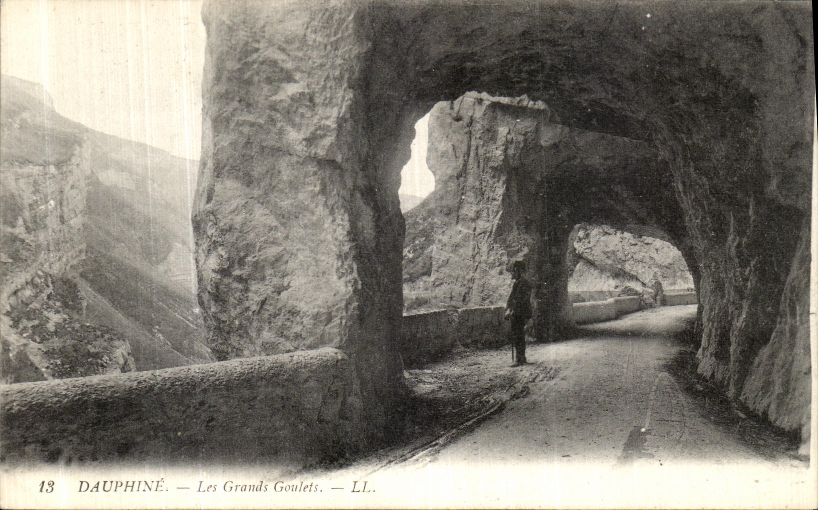 VINTAGE POSTCARD Dauphine Great Narrow parts