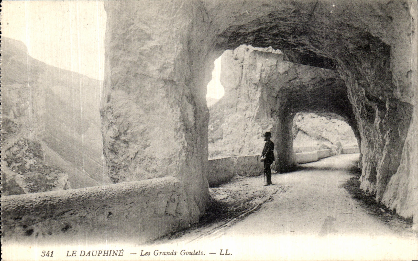 VINTAGE POSTCARD Dauphine Great Narrow parts