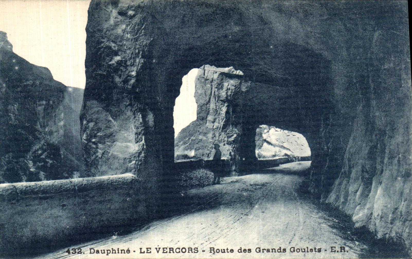 VINTAGE POSTCARD Dauphine Verors Road of the Great Narrow parts