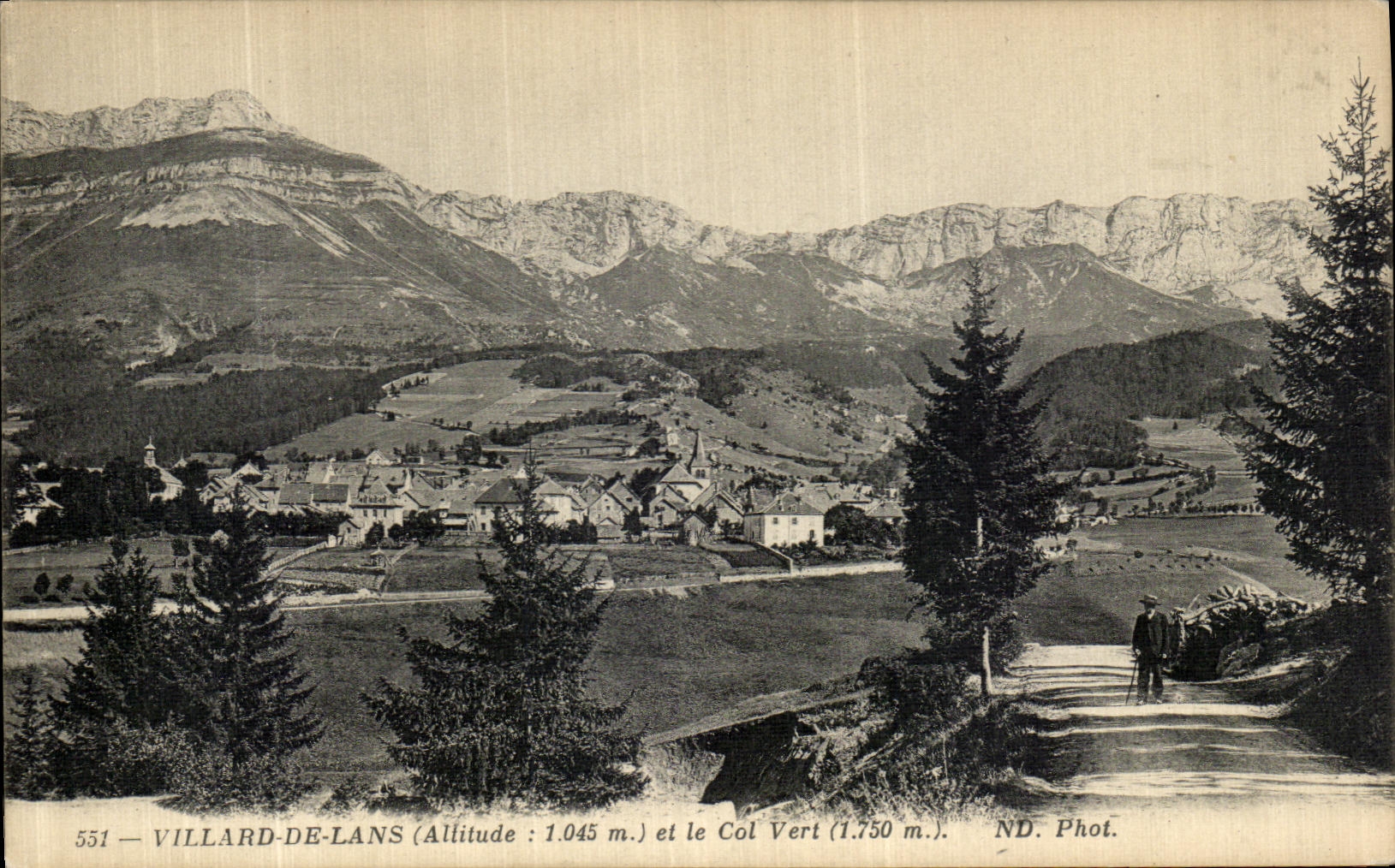 VINTAGE POSTCARD Villard de Lans and the Green Collar
