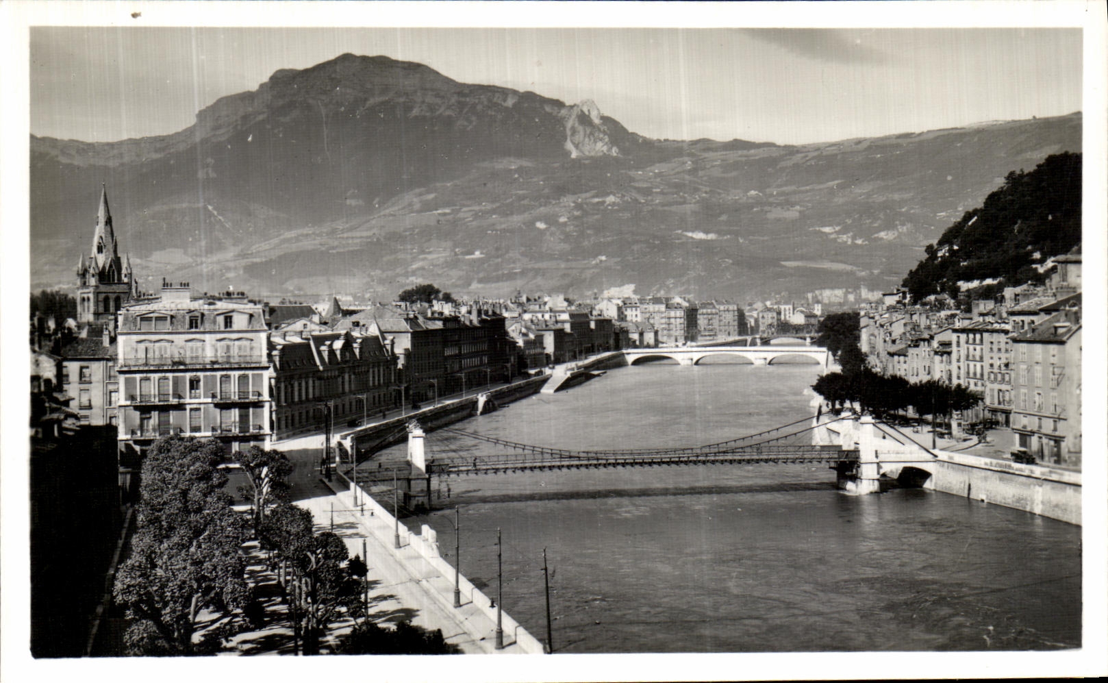 VINTAGE POSTCARD Grenoble