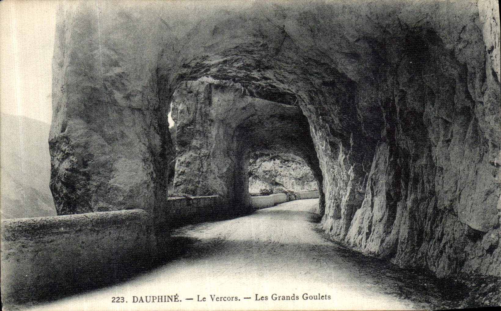 Piezas estrechas de Dauphine Vercors de la POSTAL de la VENDIMIA grandes