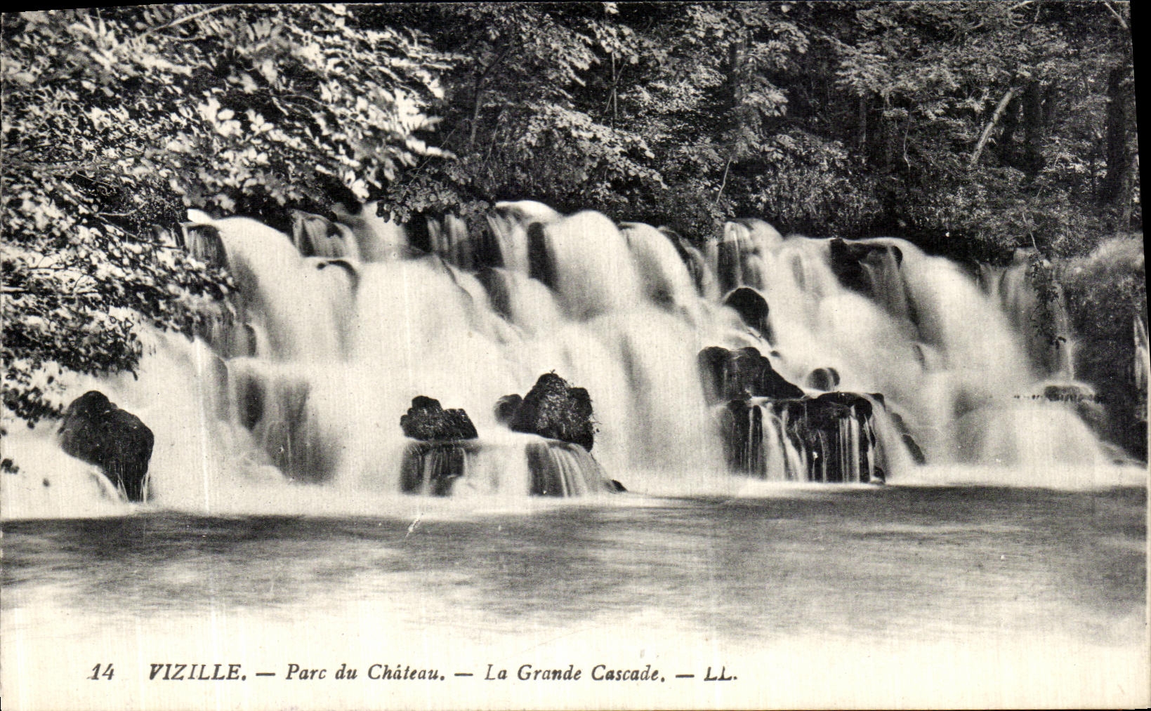 VINTAGE POSTCARD Vizille Park of the Castle the Large Cascade