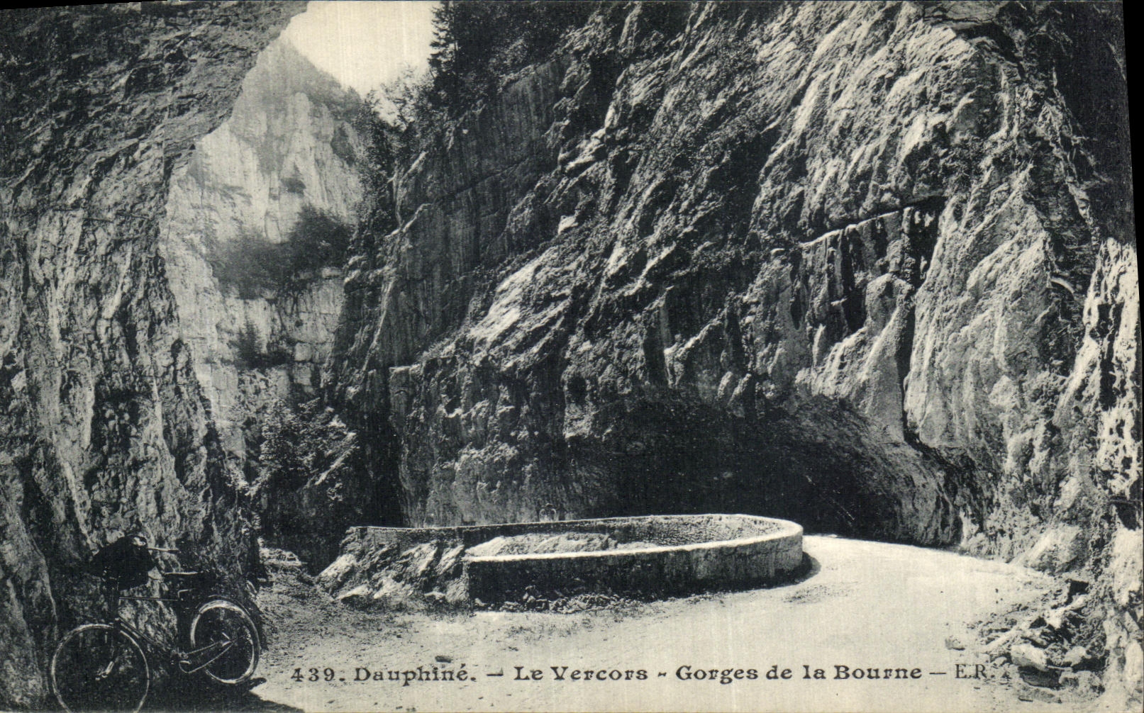 Catarata de Dauphine Vercors de la POSTAL de la VENDIMIA de Bourne