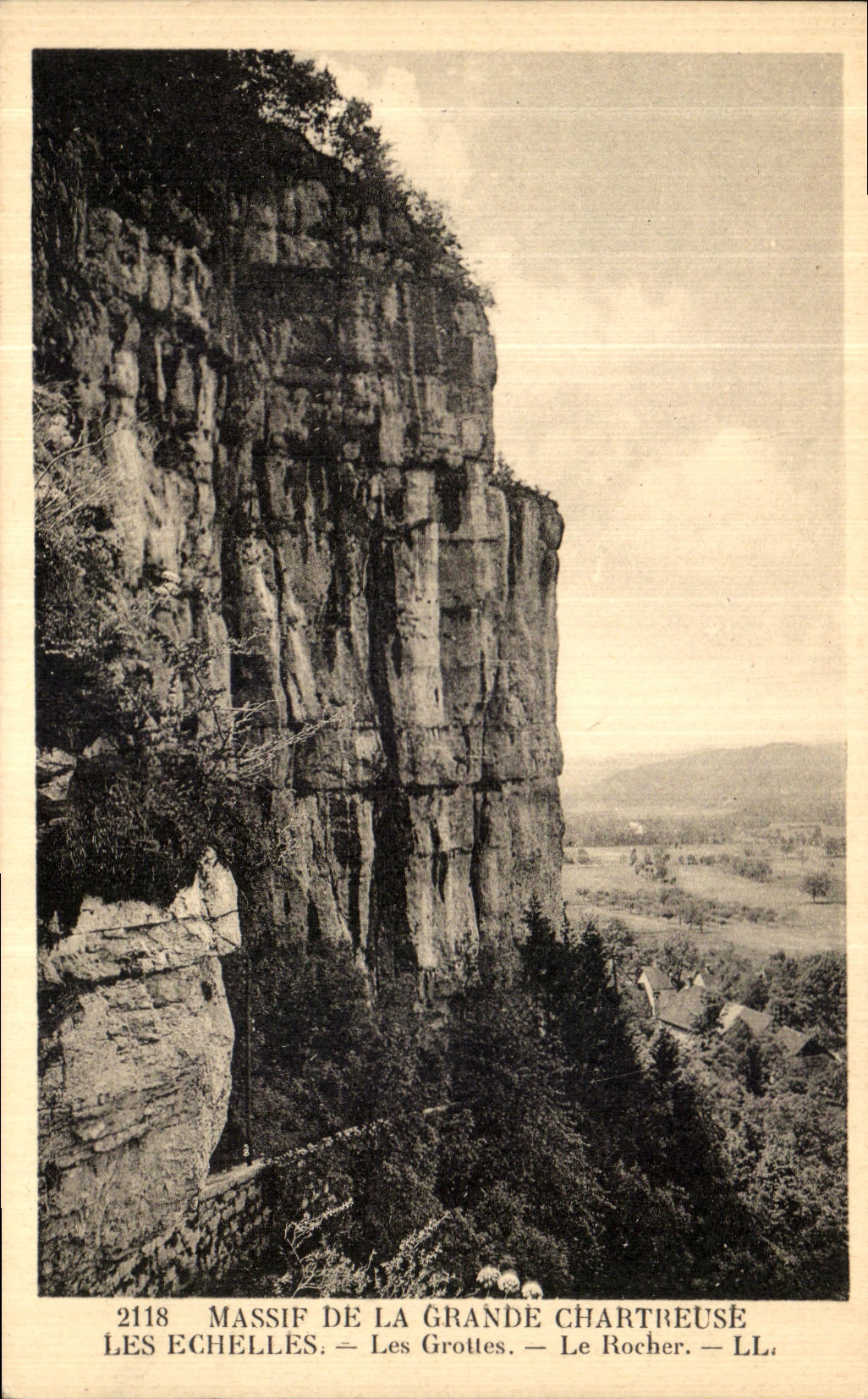 La POSTAL de la VENDIMIA masiva de las escalas chartreuses de Grance excava la roca