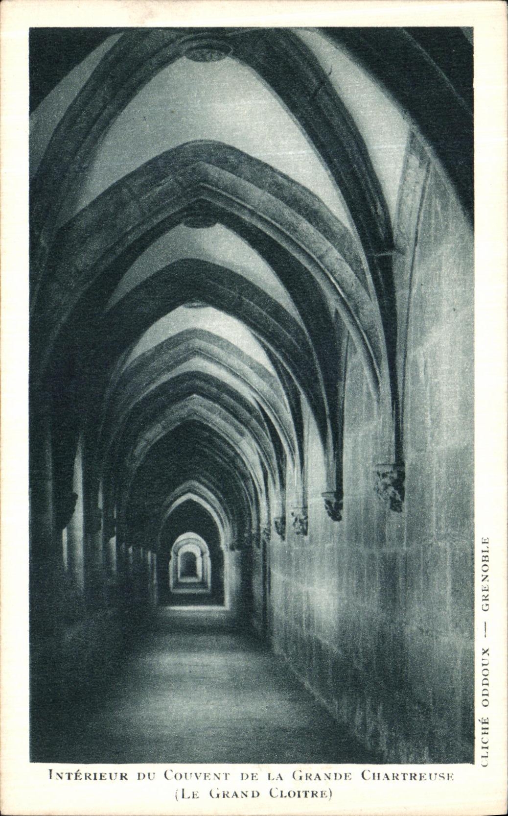 Interior de la POSTAL de la VENDIMIA del convento de chartreuse grande el claustro grande