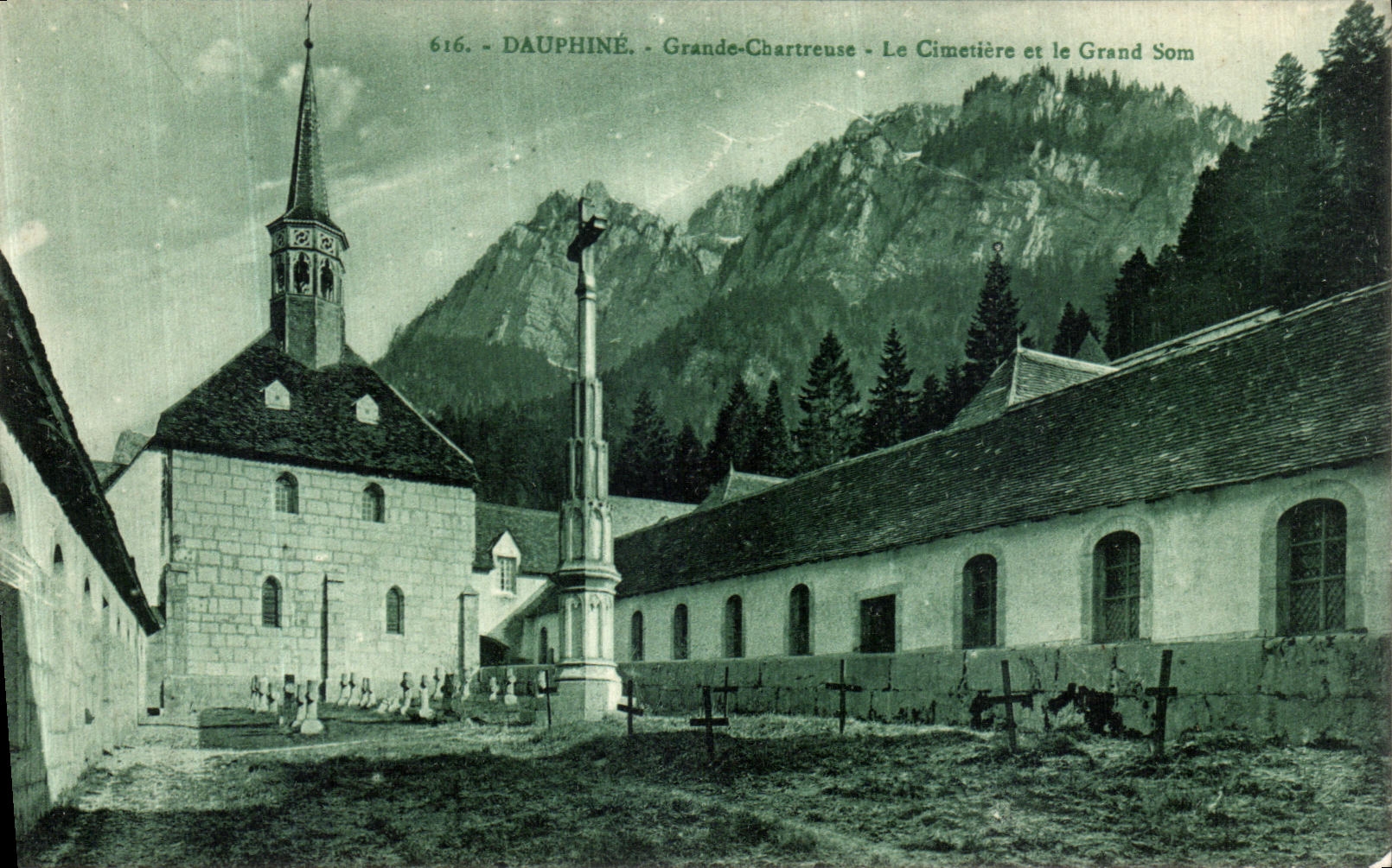 Chartreuse grande de Dauphine de la POSTAL de la VENDIMIA el cementerio y el som grande