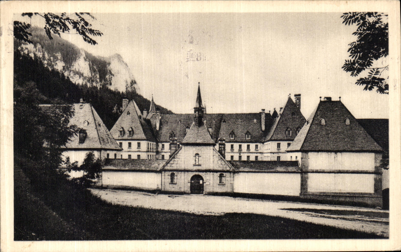 POSTAL de la VENDIMIA de chartreuse grande entrado del monasterio