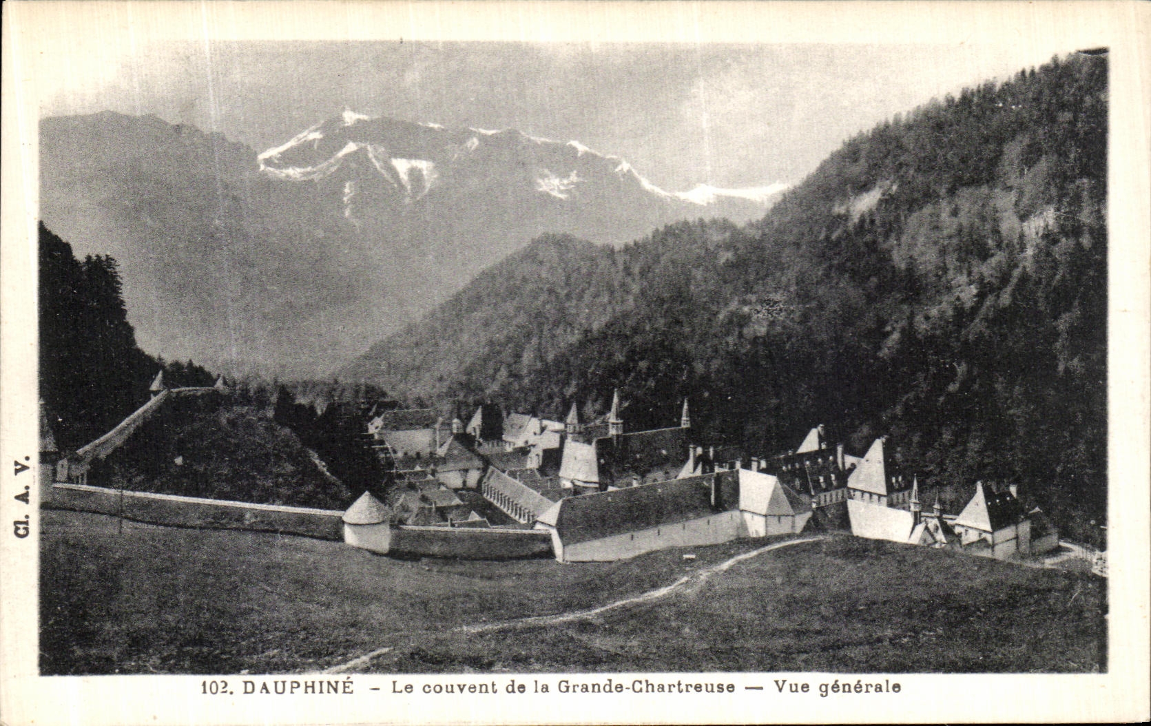 POSTAL Dauphine de la VENDIMIA el convento de la vision chartreuse grande