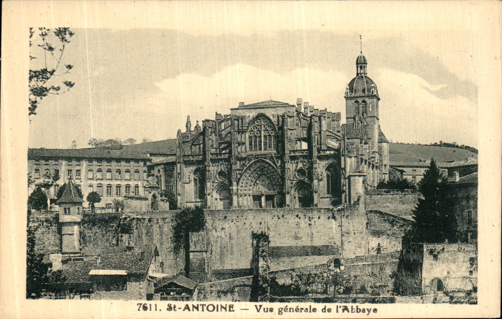 VINTAGE POSTCARD St Antoine View of L Abbey