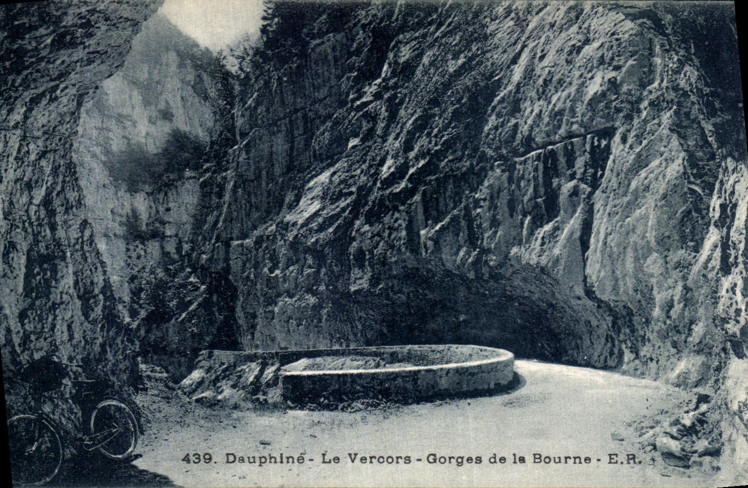 Catarata de Dauphine Vercors de la POSTAL de la VENDIMIA de Bourne