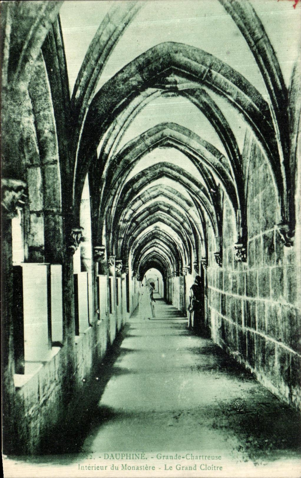 Chartreuse interior grande de Dauphine de la POSTAL de la VENDIMIA del monasterio el claustro grande