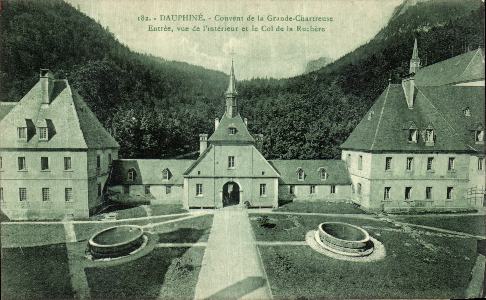 Convento de Dauphine de la POSTAL de la VENDIMIA de chartreuse grande entrado visto de L interior y del collar de Ruchere
