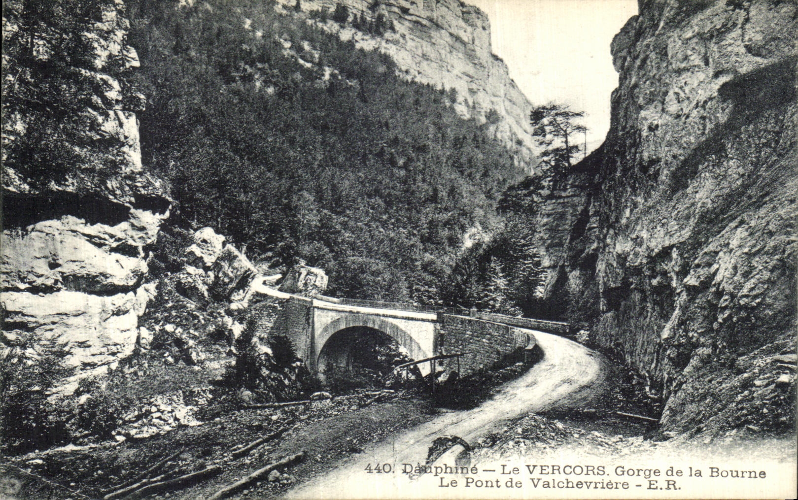 La POSTAL Dauphine Vercors de la VENDIMIA Gorges con Bourne el puente de Valchevriere