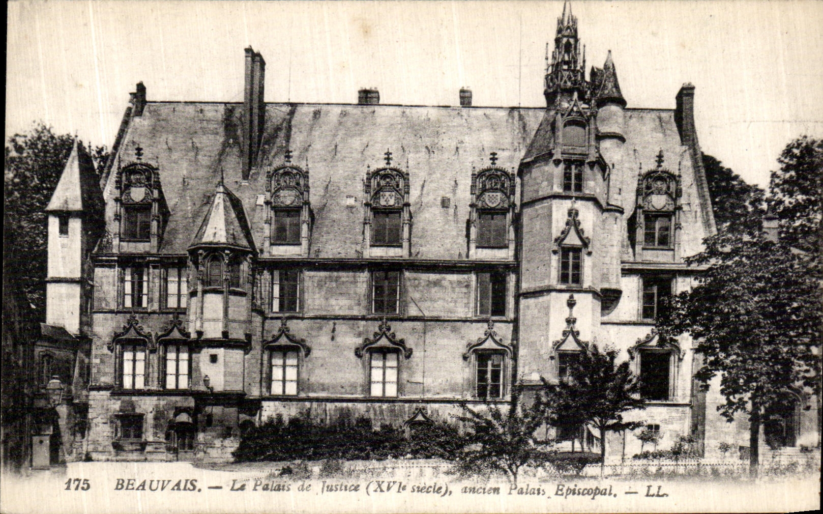 VINTAGE POSTCARD Beauvais Palaise de Justice old Episcopal Palate
