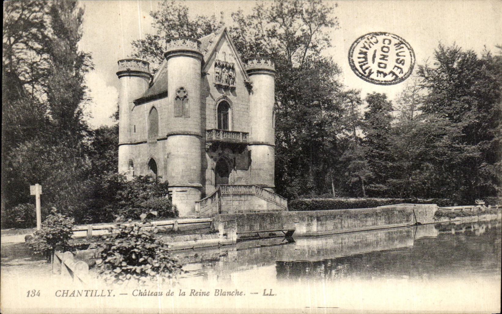 CPA Chantilly Le Chateau de la Reine Blanche
