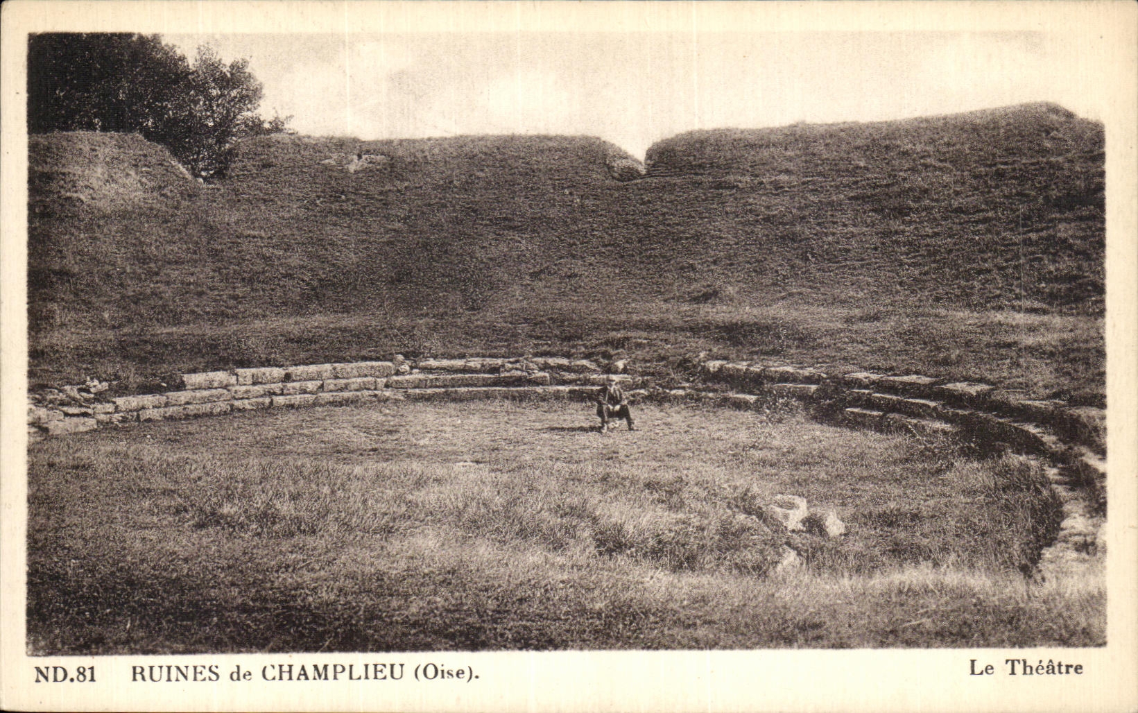 VINTAGE POSTCARD Ruins Of Compiegne the theater