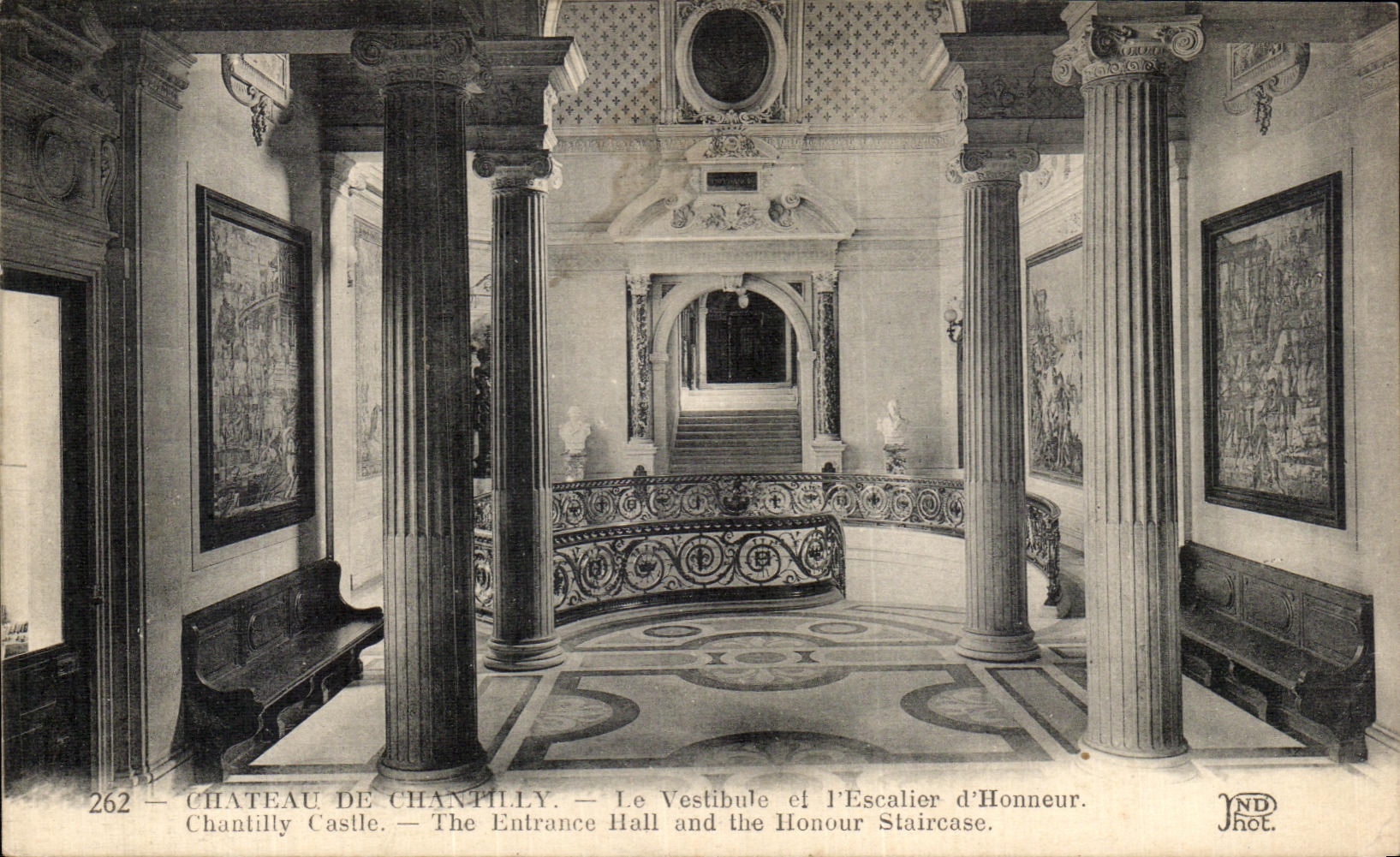 VINTAGE POSTCARD Castle of Chantilly the Hall and L staircase D honor