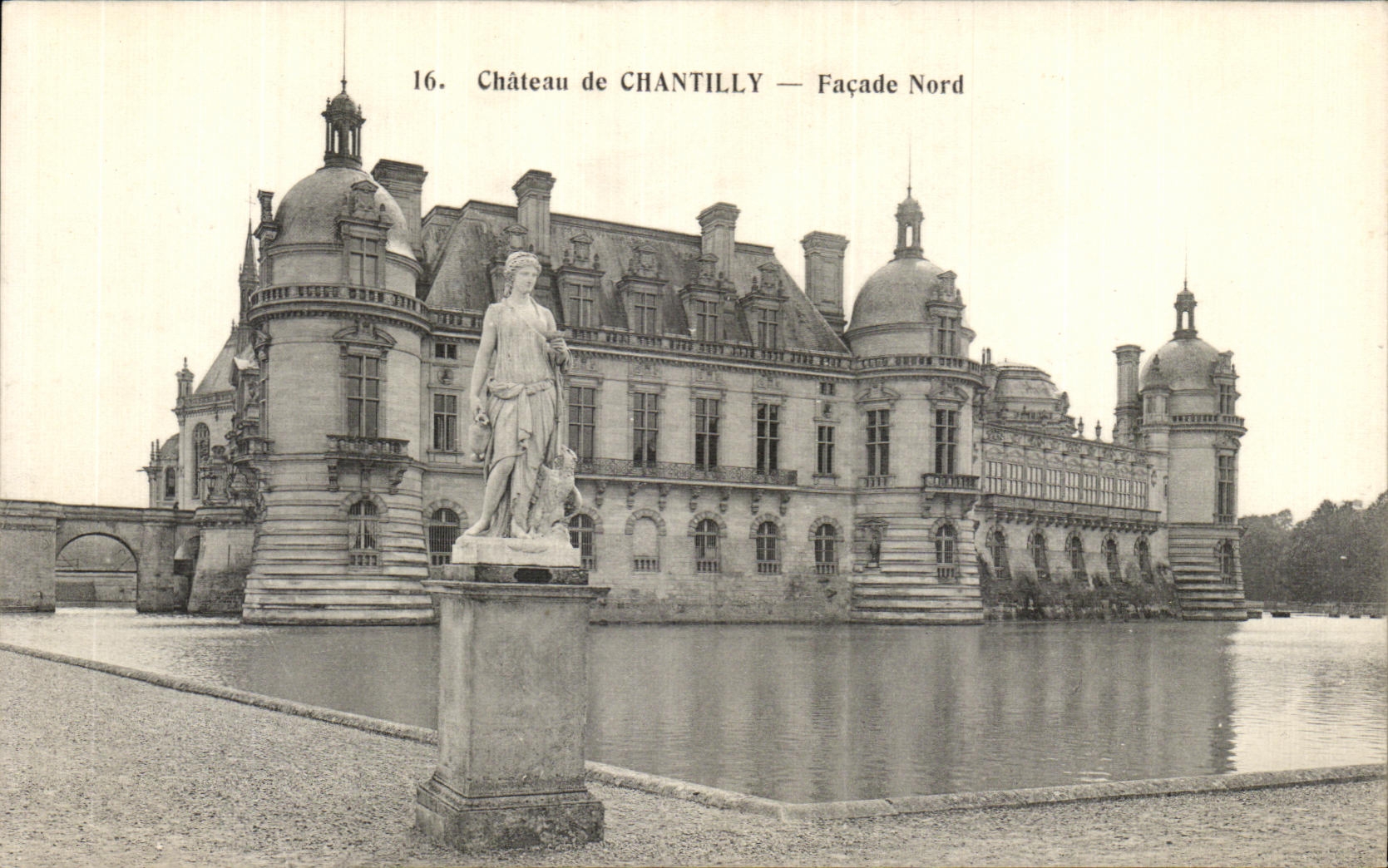 VINTAGE POSTCARD Castle of Northern Chantilly Frontage