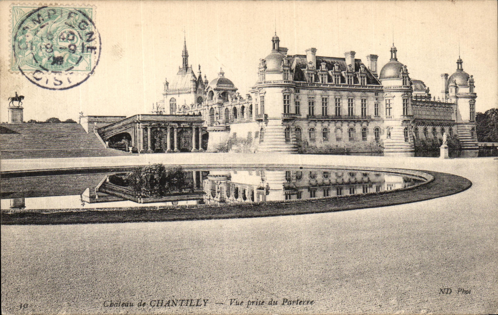 VINTAGE POSTCARD Castle of Chantilly Seen from of the floor