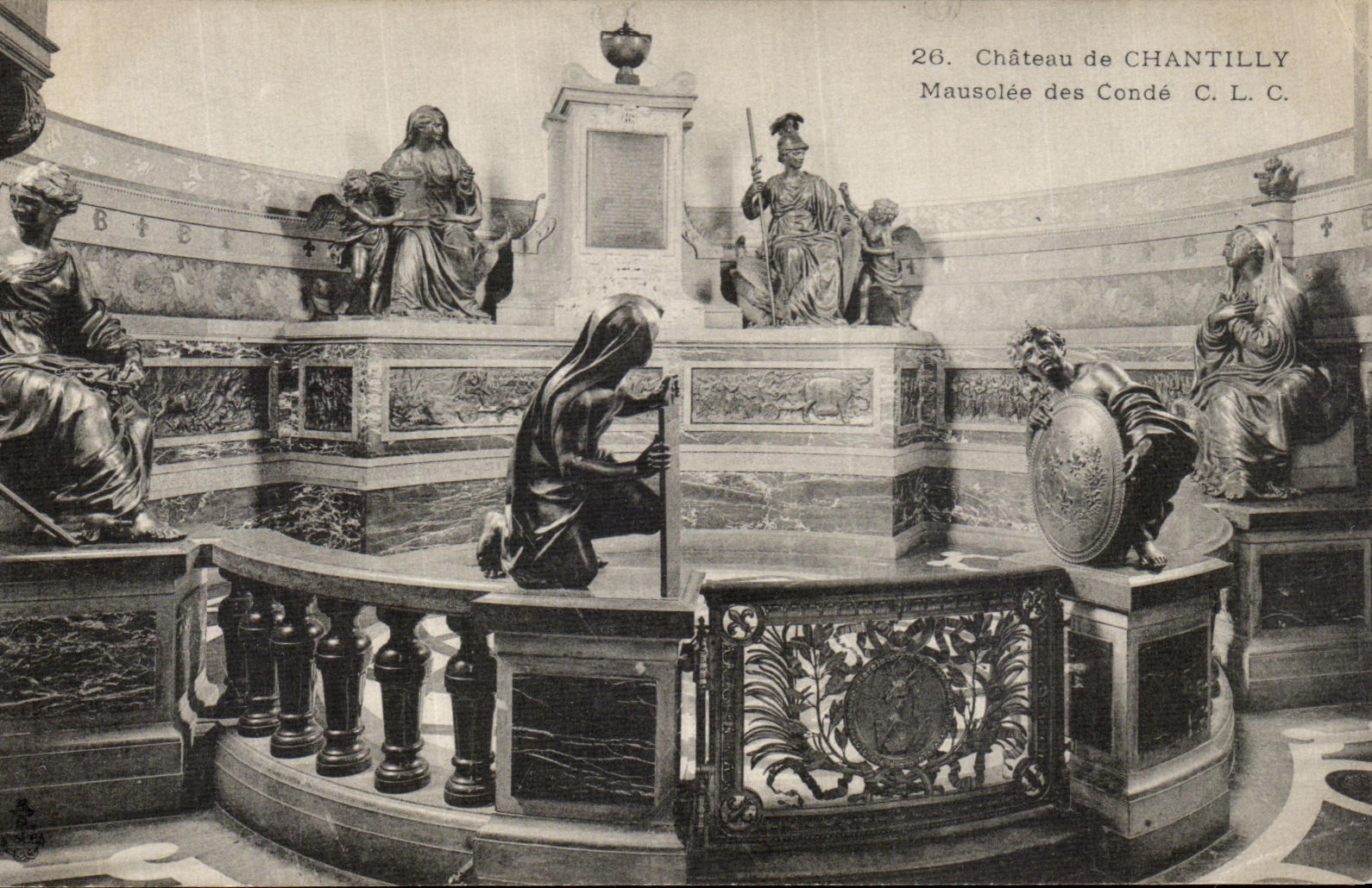 CPA Chateau de Chantilly Mausolee des Conde