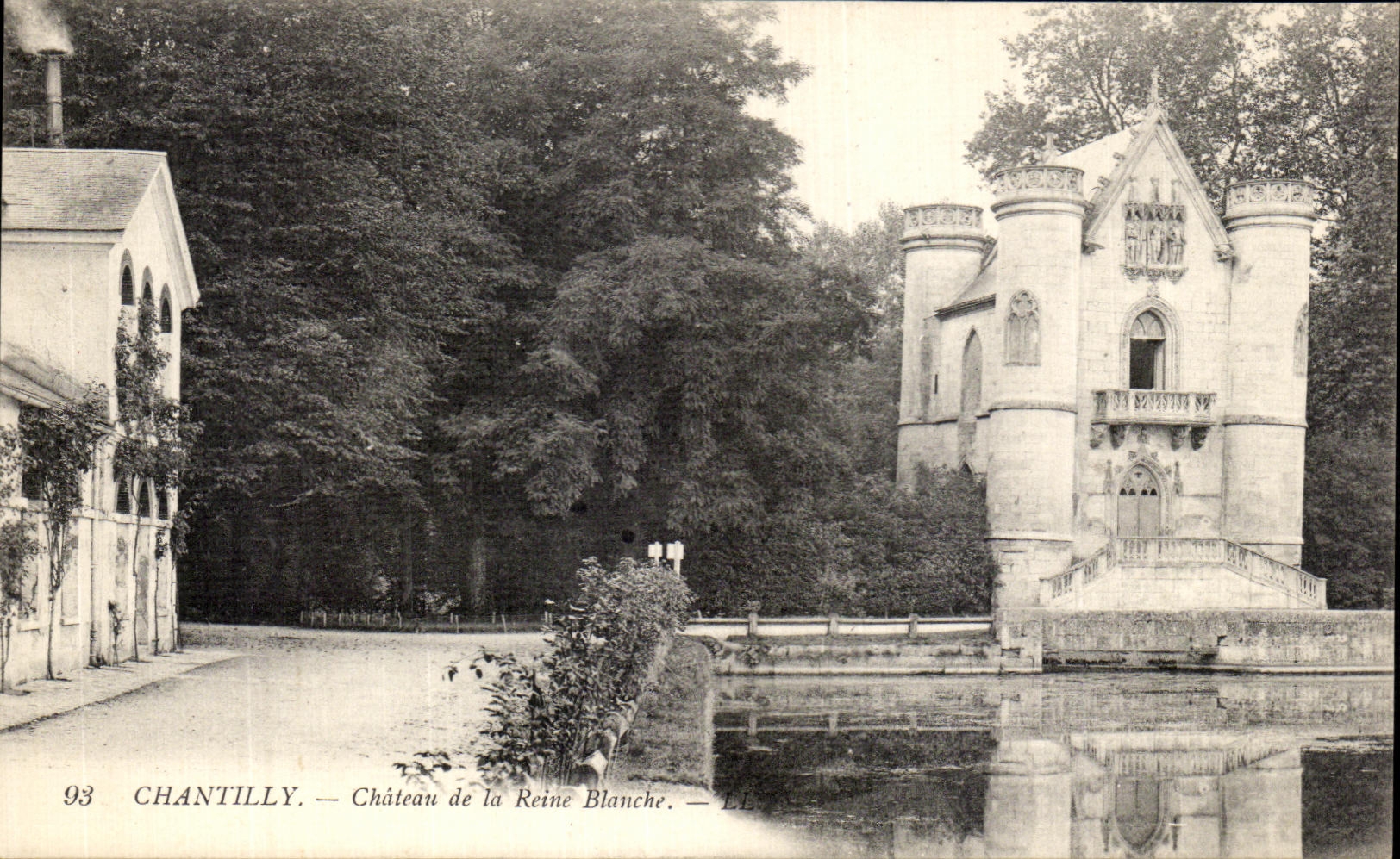 CPA Chantilly Chateau De La Reine Blanche