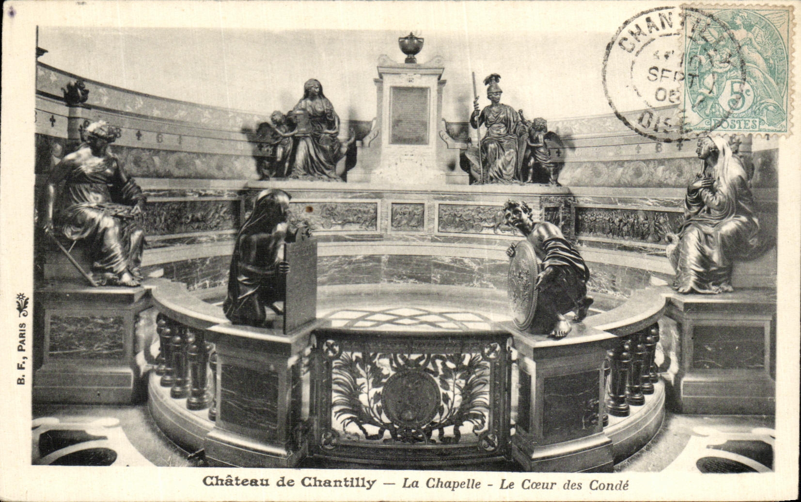 VINTAGE POSTCARD Castle of Chantilly La Chapelle the heart of the Cop