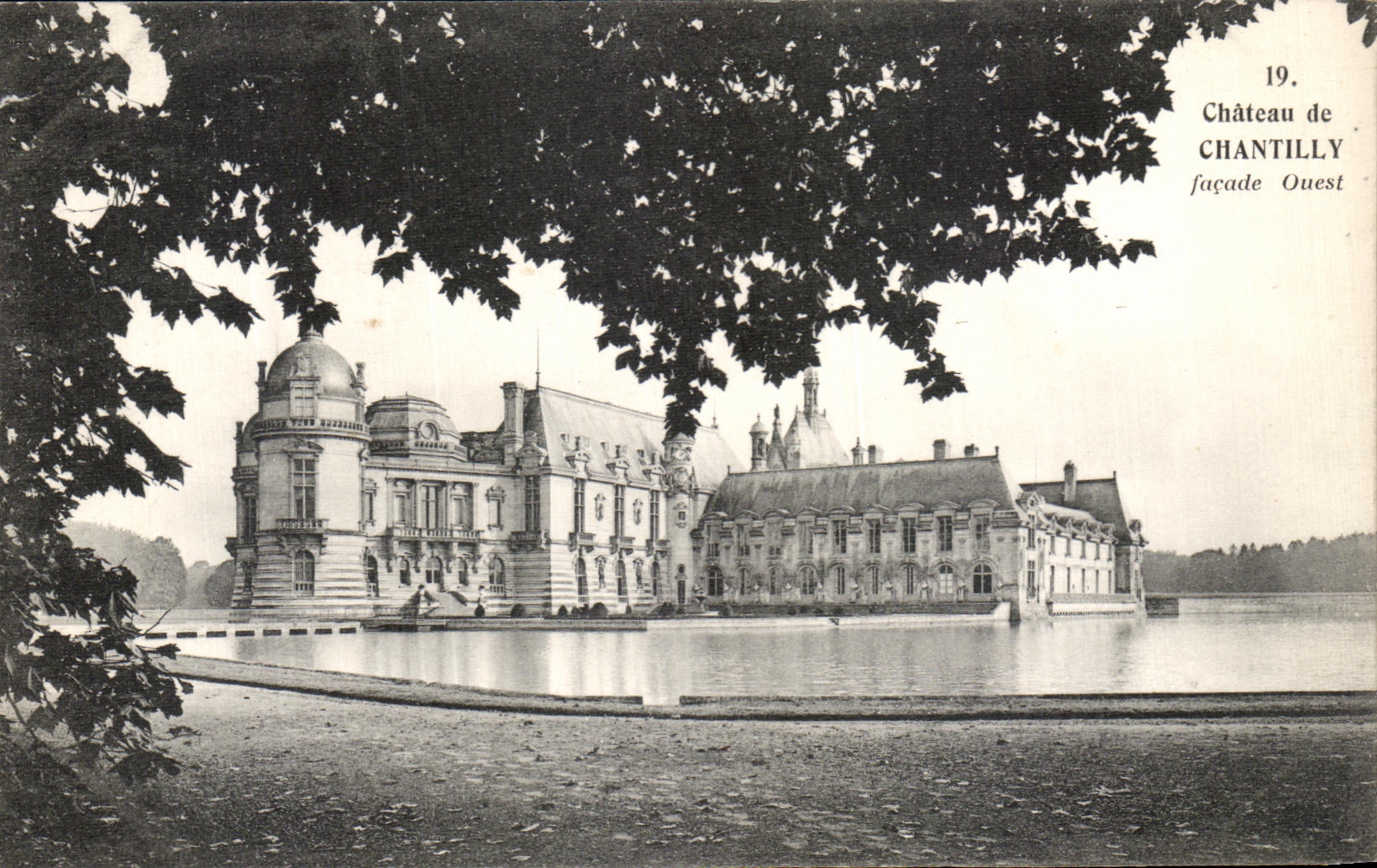 VINTAGE POSTCARD Castle of Chantilly Western Frontage