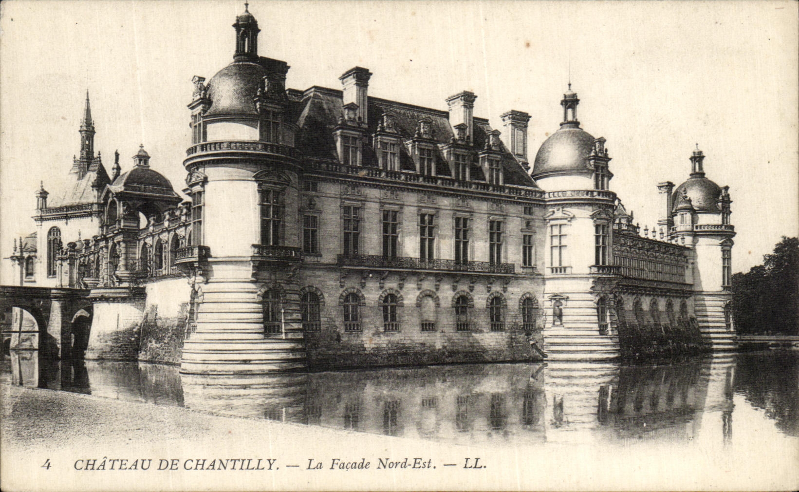 CPA Chateau de Chantilly La Facade Nord Est