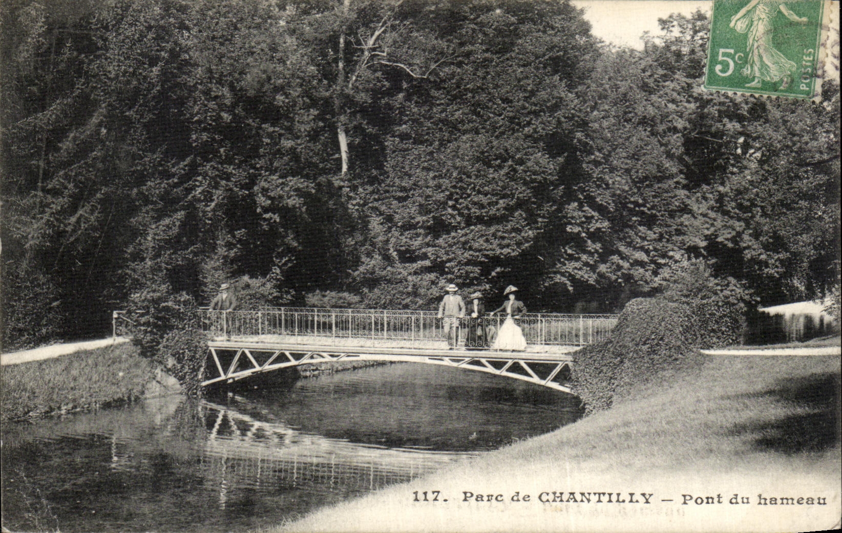 VINTAGE POSTCARD Pavc of Castle Bridge of the hamlet