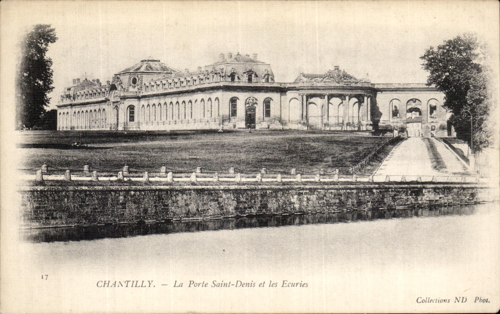 VINTAGE POSTCARD Chantilly the Gate Holy Denis and stables