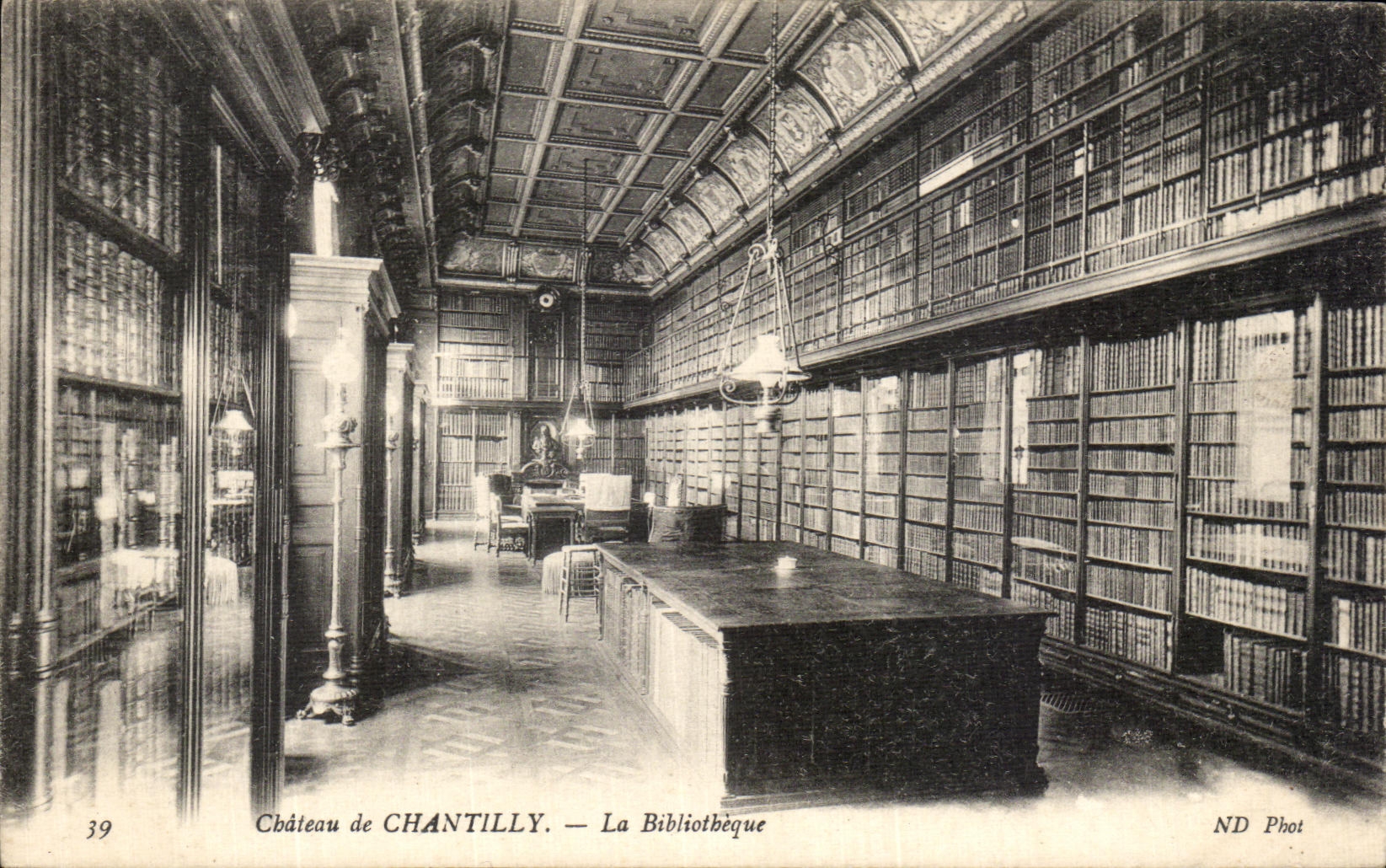 VINTAGE POSTCARD Castle of Chantilly the library
